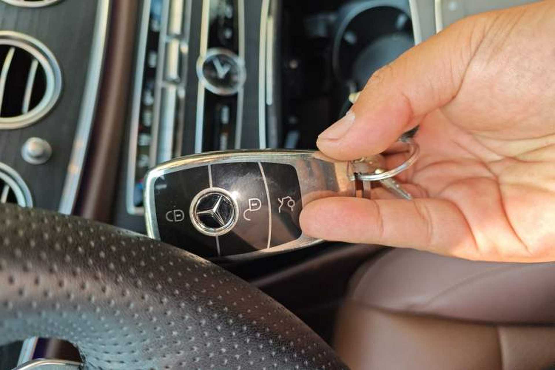 Used Mercedes-Benz E-Class 2019 Restyled E 300 L Sporty and Stylish Edition Vehicle Key