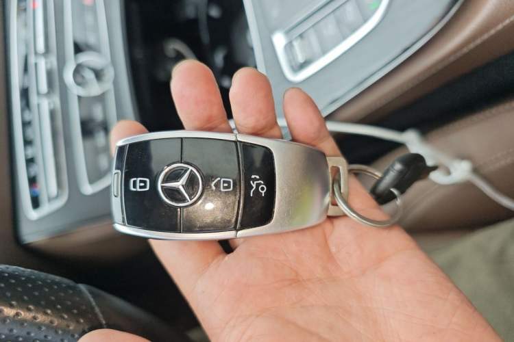 Used Mercedes-Benz E-Class 2019 Restyled E 300 L Sporty and Stylish Edition Vehicle Key