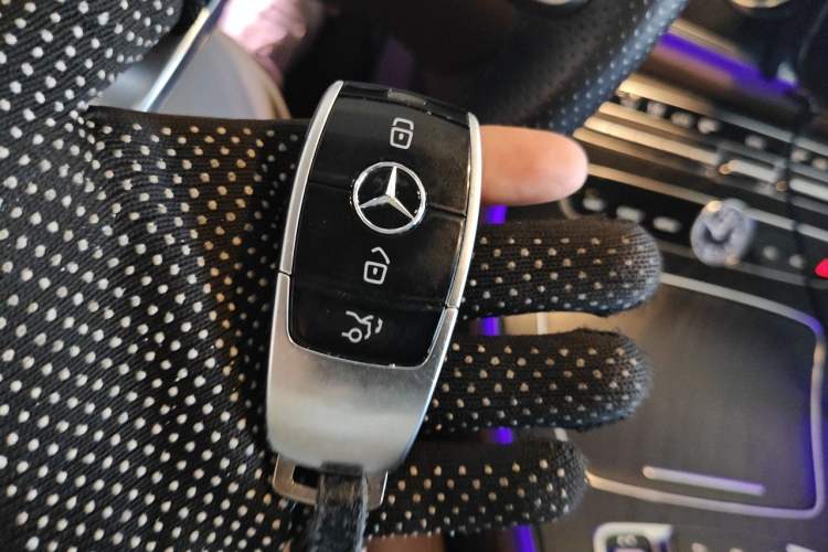 Used Mercedes-Benz E-Class 2019 E 300 L Sporty and Stylish Model Vehicle Key