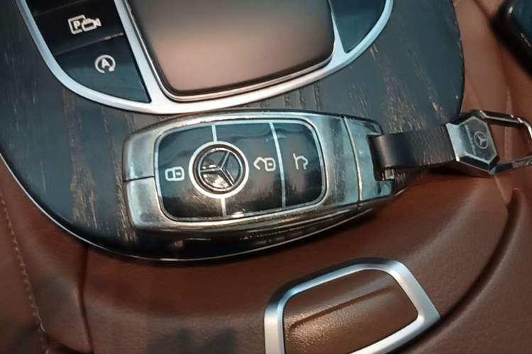 Used Mercedes-Benz E-Class 2019 E 300 L Sporty and Stylish Model Vehicle Key