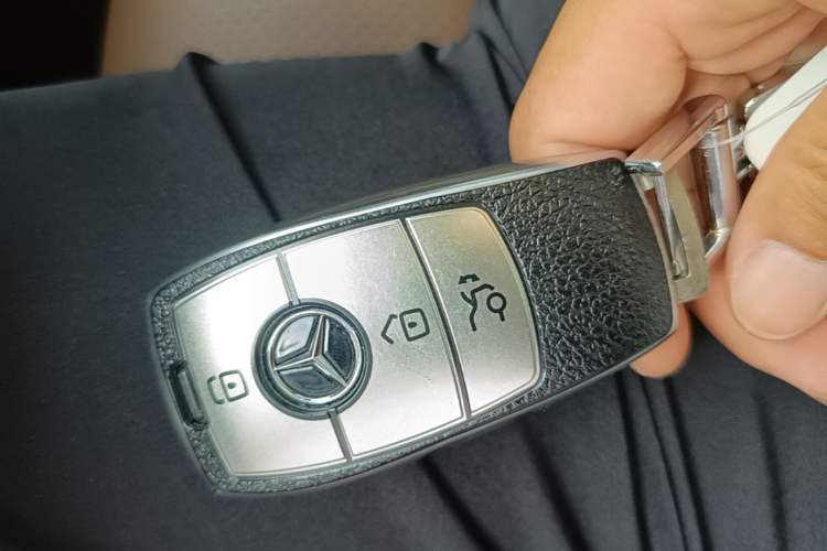 Used Mercedes-Benz E-Class 2019 Restyled E 300 L Sport Luxury Edition Vehicle Key