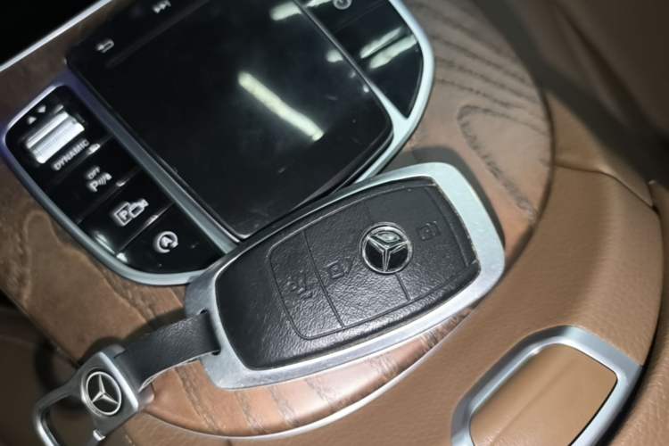 Used Mercedes-Benz E-Class 2019 Facelifted E 300 L Stylish Version Vehicle Key