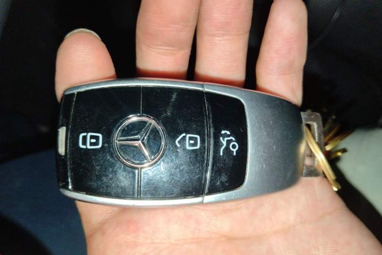 Used Mercedes-Benz E-Class 2019 Restyled E 300 L Sport Luxury Edition Vehicle Key