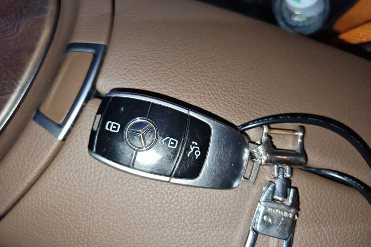 Used Mercedes-Benz E-Class 2019 E 200 L Vehicle Key