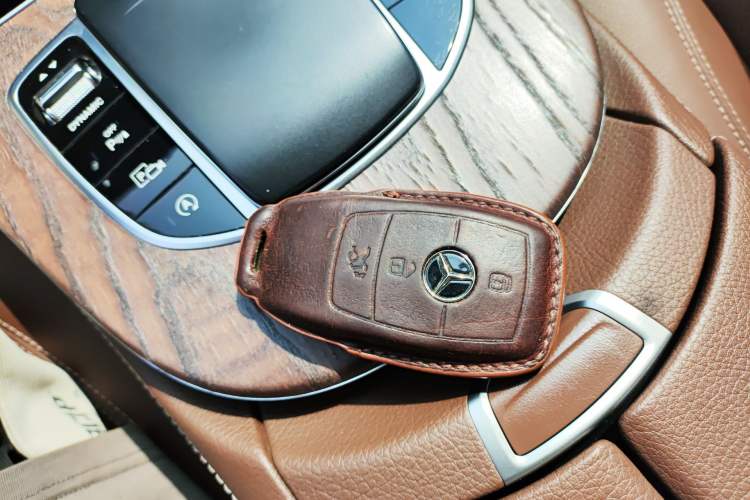 Used Mercedes-Benz E-Class 2019 Restyled E 300 L Luxury Edition Vehicle Key