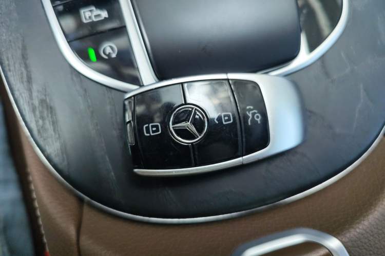 Used Mercedes-Benz E-Class 2019 Restyled E 300 L Sporty and Stylish Edition Vehicle Key