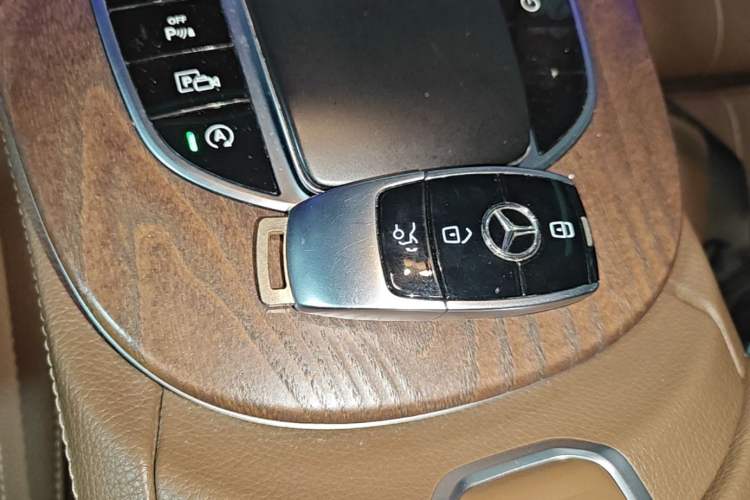 Used Mercedes-Benz E-Class 2019 E 260 L Vehicle Key