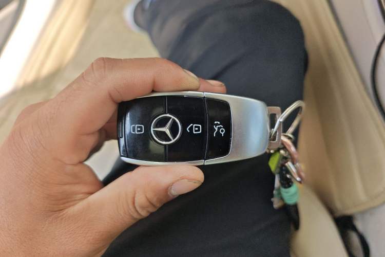 Used Mercedes-Benz E-Class 2019 Facelifted E 300 L Stylish Version Vehicle Key