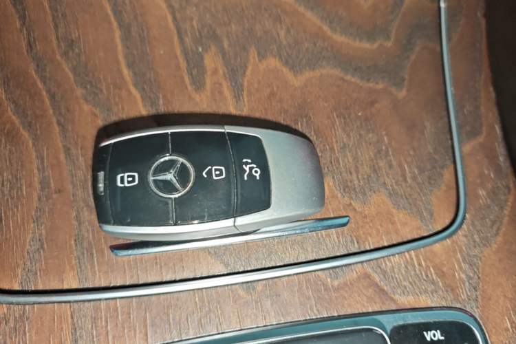 Used Mercedes-Benz E-Class 2019 E 260 L Vehicle Key