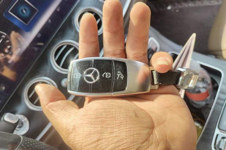 Used Mercedes-Benz E-Class 2019 E 300 L Sporty and Stylish Model Vehicle Key