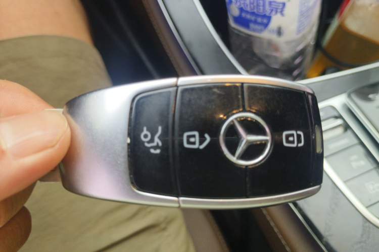 Used Mercedes-Benz E-Class 2019 Restyled E 300 L Sporty and Stylish Edition Vehicle Key