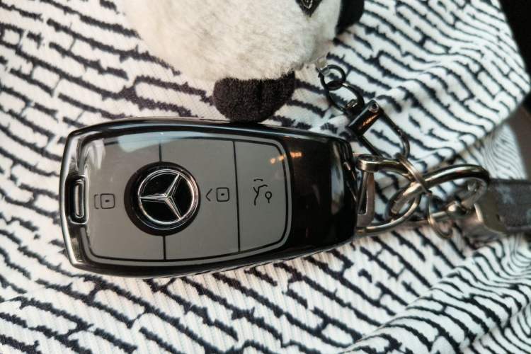 Used Mercedes-Benz E-Class 2019 E 300 L Sport Luxury Edition Vehicle Key