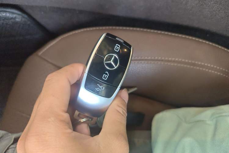 Used Mercedes-Benz E-Class 2019 Facelifted E 300 L Stylish Version Vehicle Key