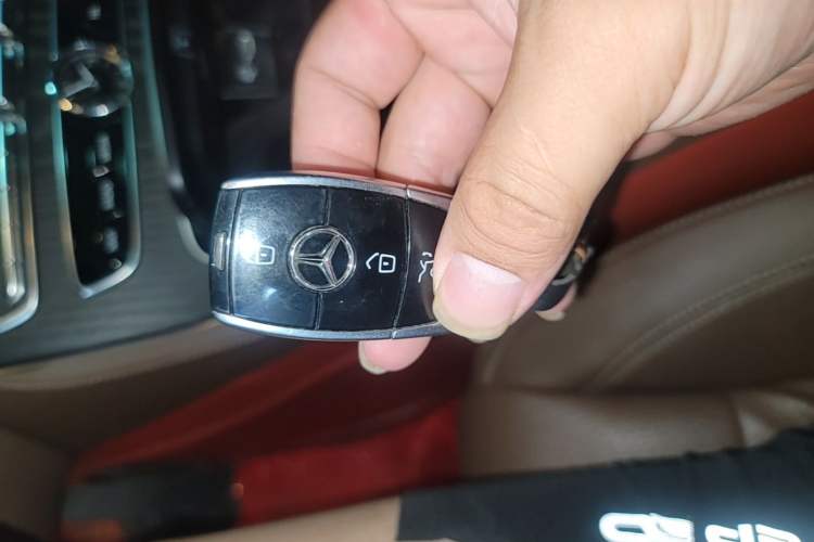 Used Mercedes-Benz E-Class 2019 Restyled E 300 L Sporty and Stylish Edition Vehicle Key