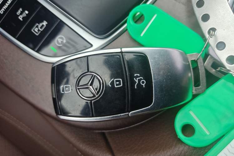 Used Mercedes-Benz E-Class 2019 Facelifted E 300 L Stylish Version Vehicle Key