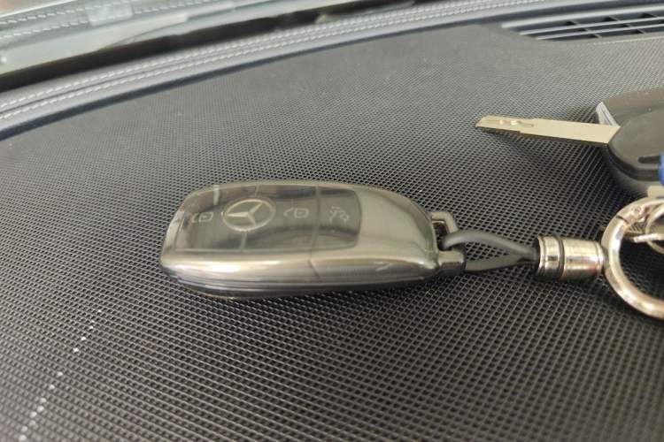 Used Mercedes-Benz E-Class 2019 E 200 L Sport Edition Vehicle Key