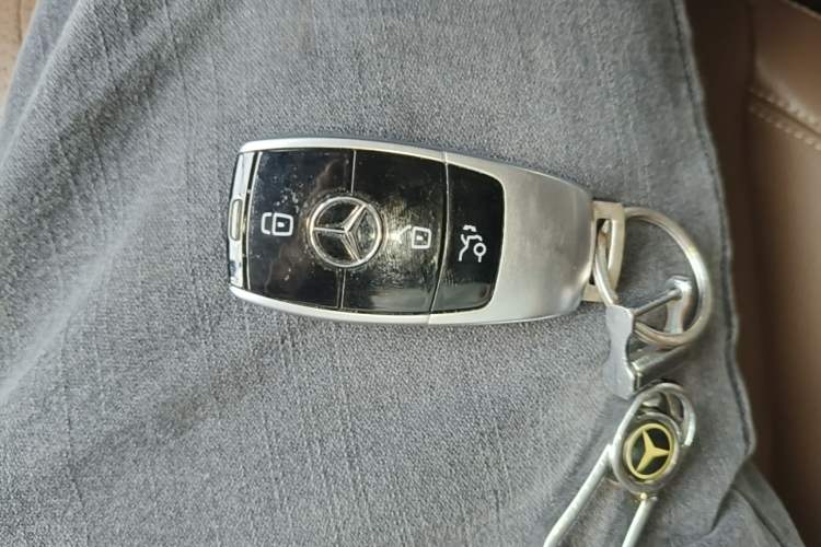 Used Mercedes-Benz E-Class 2019 Facelifted E 300 L Stylish Version Vehicle Key