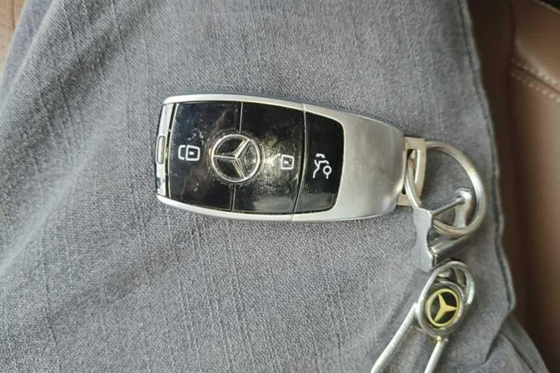 Used Mercedes-Benz E-Class 2019 Facelifted E 300 L Stylish Version Vehicle Key