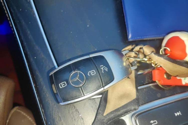 Used Mercedes-Benz E-Class 2019 E 260 L Sport Edition Vehicle Key