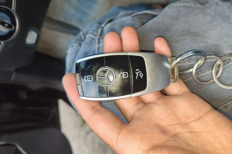 Used Mercedes-Benz E-Class 2019 Restyled E 300 L Sport Luxury Edition Vehicle Key