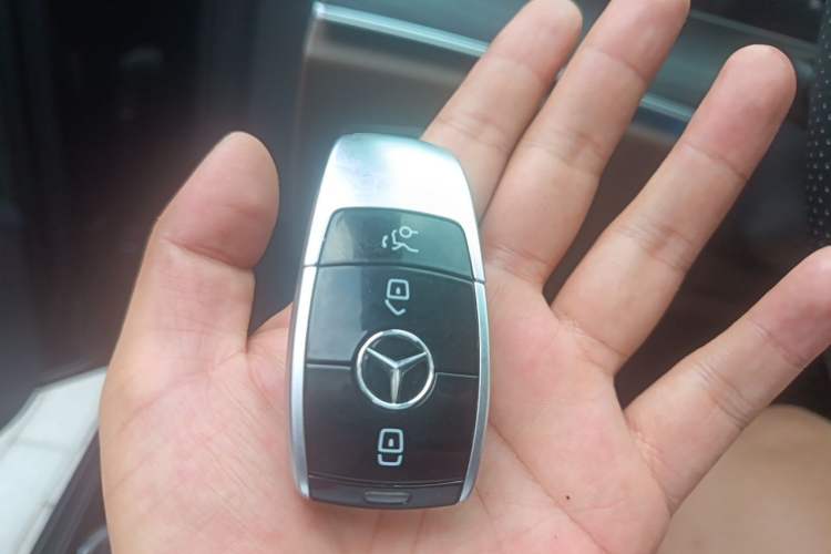 Used Mercedes-Benz E-Class 2019 Restyled E 300 L Sporty and Stylish Edition Vehicle Key