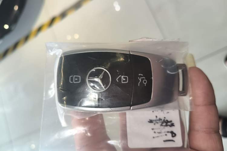 Used Mercedes-Benz E-Class 2019 E 200 L Vehicle Key