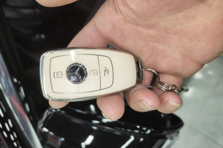 Used Mercedes-Benz E-Class 2019 E 260 L 4MATIC Vehicle Key