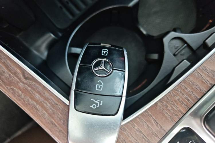 Used Mercedes-Benz E-Class 2019 Restyled E 300 L Luxury Edition Vehicle Key