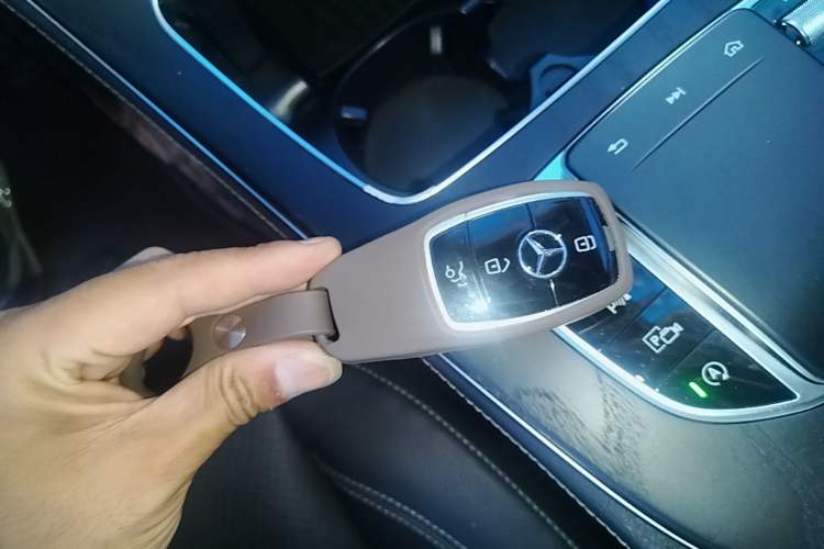 Used Mercedes-Benz E-Class 2019 Restyled E 300 L Sport Luxury Edition Vehicle Key