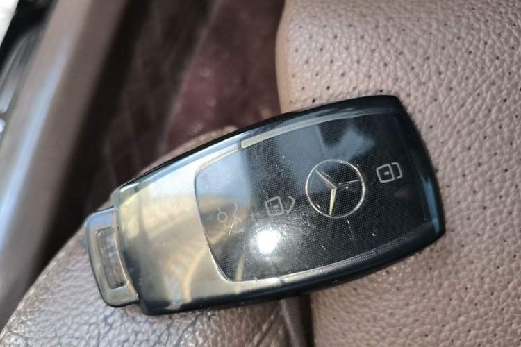 Used Mercedes-Benz E-Class 2019 E 200 L Vehicle Key