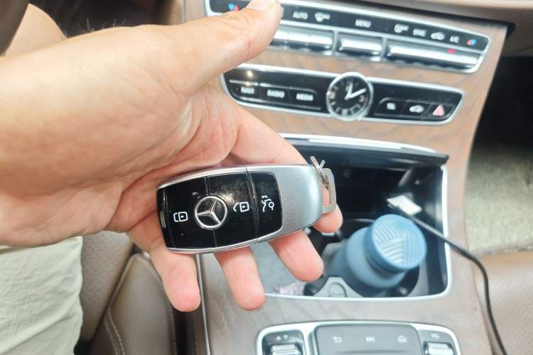 Used Mercedes-Benz E-Class 2019 E 200 L Vehicle Key