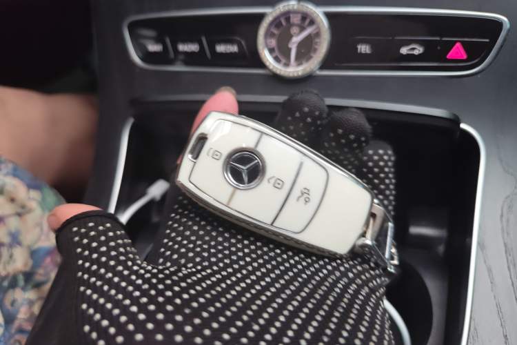 Used Mercedes-Benz E-Class 2019 E 260 L Sport Edition Vehicle Key