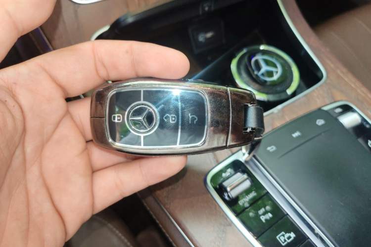 Used Mercedes-Benz E-Class 2019 Restyled E 300 L Luxury Edition Vehicle Key