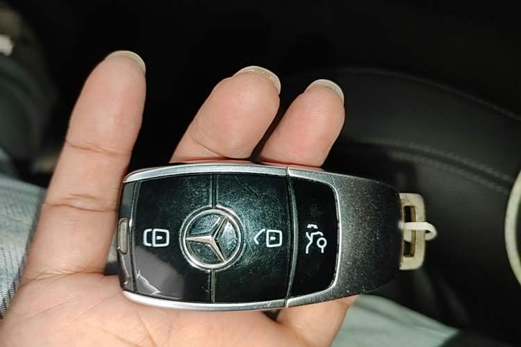 Used Mercedes-Benz E-Class 2019 Restyled E 300 L Sporty and Stylish Edition Vehicle Key