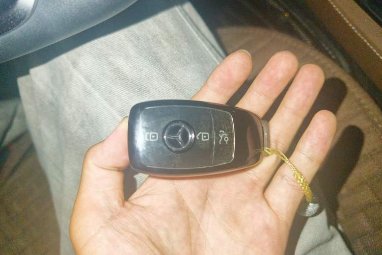 Used Mercedes-Benz E-Class 2019 Restyled E 300 L Sporty and Stylish Edition Vehicle Key