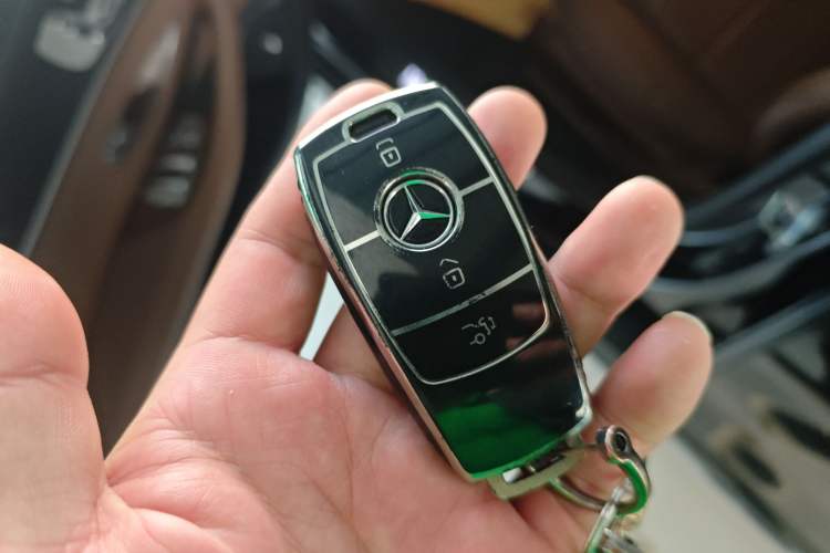 Used Mercedes-Benz E-Class 2019 Restyled E 300 L Sporty and Stylish Edition Vehicle Key