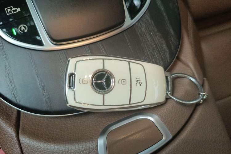Used Mercedes-Benz E-Class 2019 E 260 L Sport Edition Vehicle Key