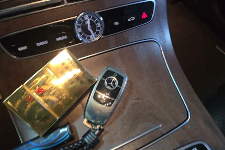 Used Mercedes-Benz E-Class 2019 E 200 L Vehicle Key