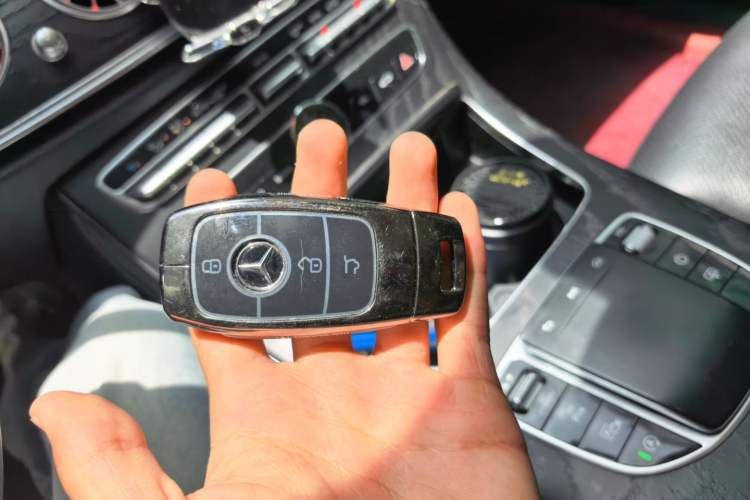 Used Mercedes-Benz E-Class 2019 Restyled E 300 L Sporty and Stylish Edition Vehicle Key