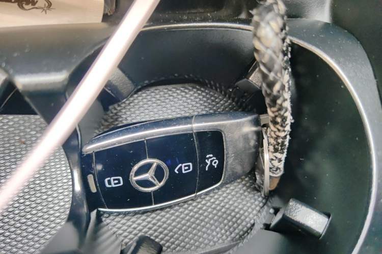 Used Mercedes-Benz E-Class 2019 E 300 L Sport Luxury Edition Vehicle Key
