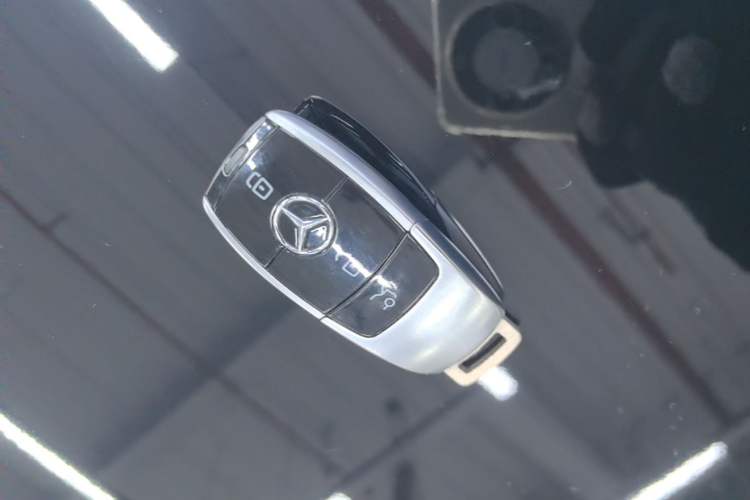 Used Mercedes-Benz E-Class 2019 Restyled E 300 L Sporty and Stylish Edition Vehicle Key