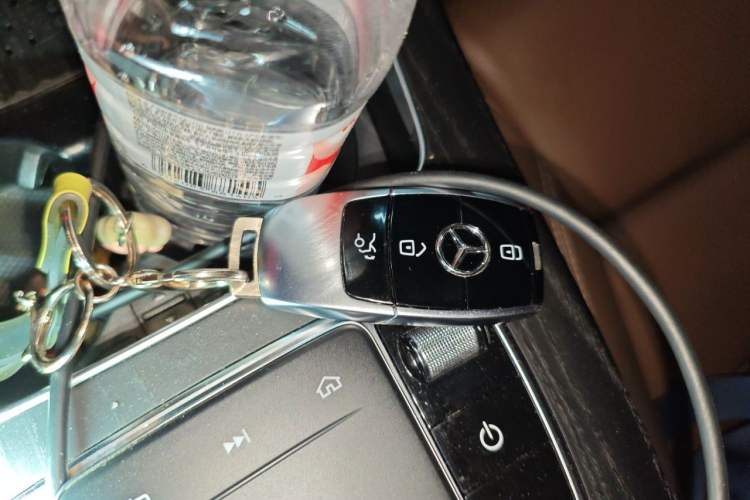 Used Mercedes-Benz E-Class 2019 E 260 L Sport Edition Vehicle Key