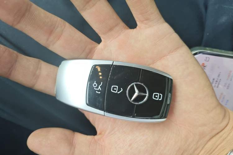 Used Mercedes-Benz E-Class 2019 E 260 L 4MATIC Vehicle Key