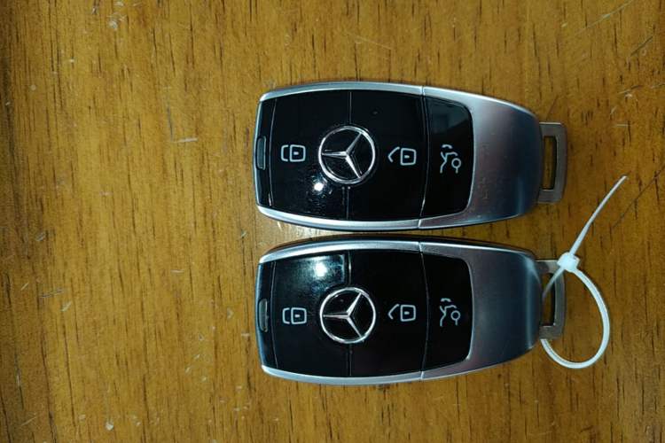 Used Mercedes-Benz E-Class 2019 E 260 L Sport 4MATIC Vehicle Key