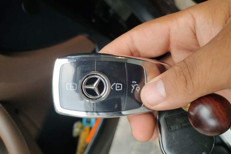 Used Mercedes-Benz E-Class 2019 E 300 L Sport Luxury Edition Vehicle Key