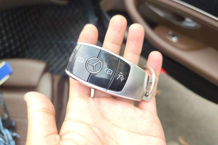 Used Mercedes-Benz E-Class 2019 E 260 L Sport Edition Vehicle Key