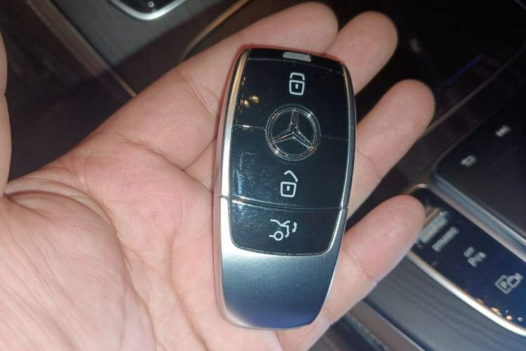 Used Mercedes-Benz E-Class 2019 Restyled E 300 L Sport Luxury Edition Vehicle Key