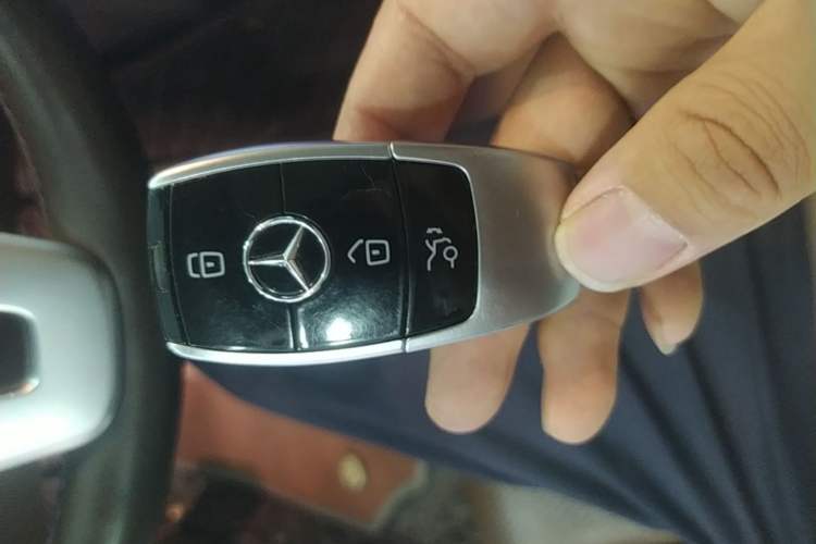Used Mercedes-Benz E-Class 2019 Facelifted E 300 L Stylish Version Vehicle Key