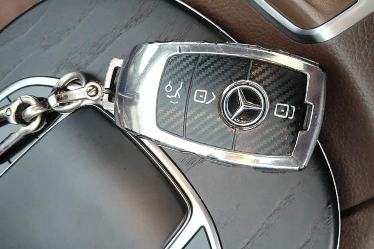 Used Mercedes-Benz E-Class 2019 E 260 L Sport 4MATIC Vehicle Key