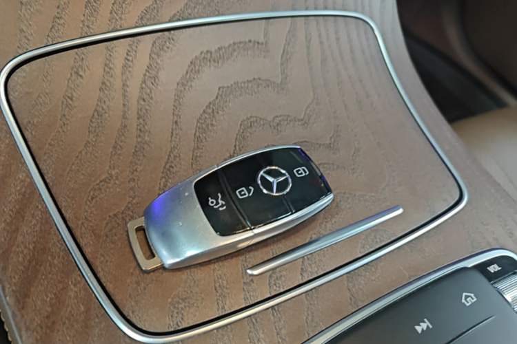 Used Mercedes-Benz E-Class 2019 Facelifted E 300 L Stylish Version Vehicle Key